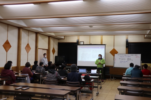 講師の紹介と鳥獣保護観察の重要性のお話。